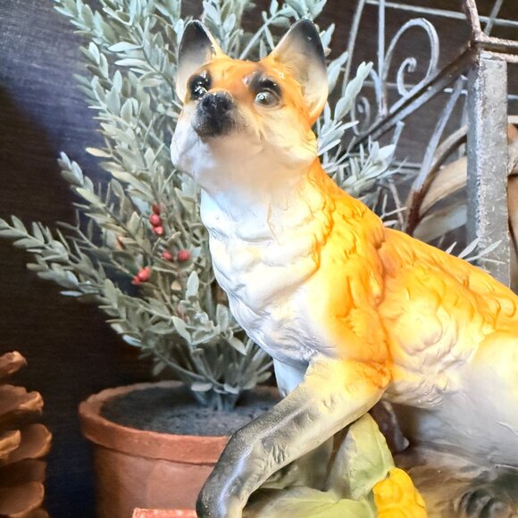 Vintage Porcelain Fox Figurine made in Japan - Picture 3 of 14